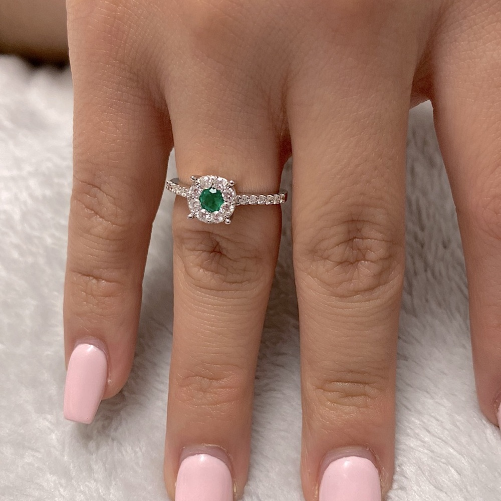 BN Real Colombian Emeral and Diamond Ring